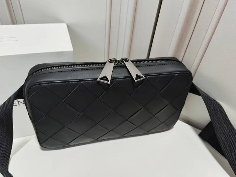 All categories 💚 Top version men’s bags 💚 BV 2024 new BV crossbody bag